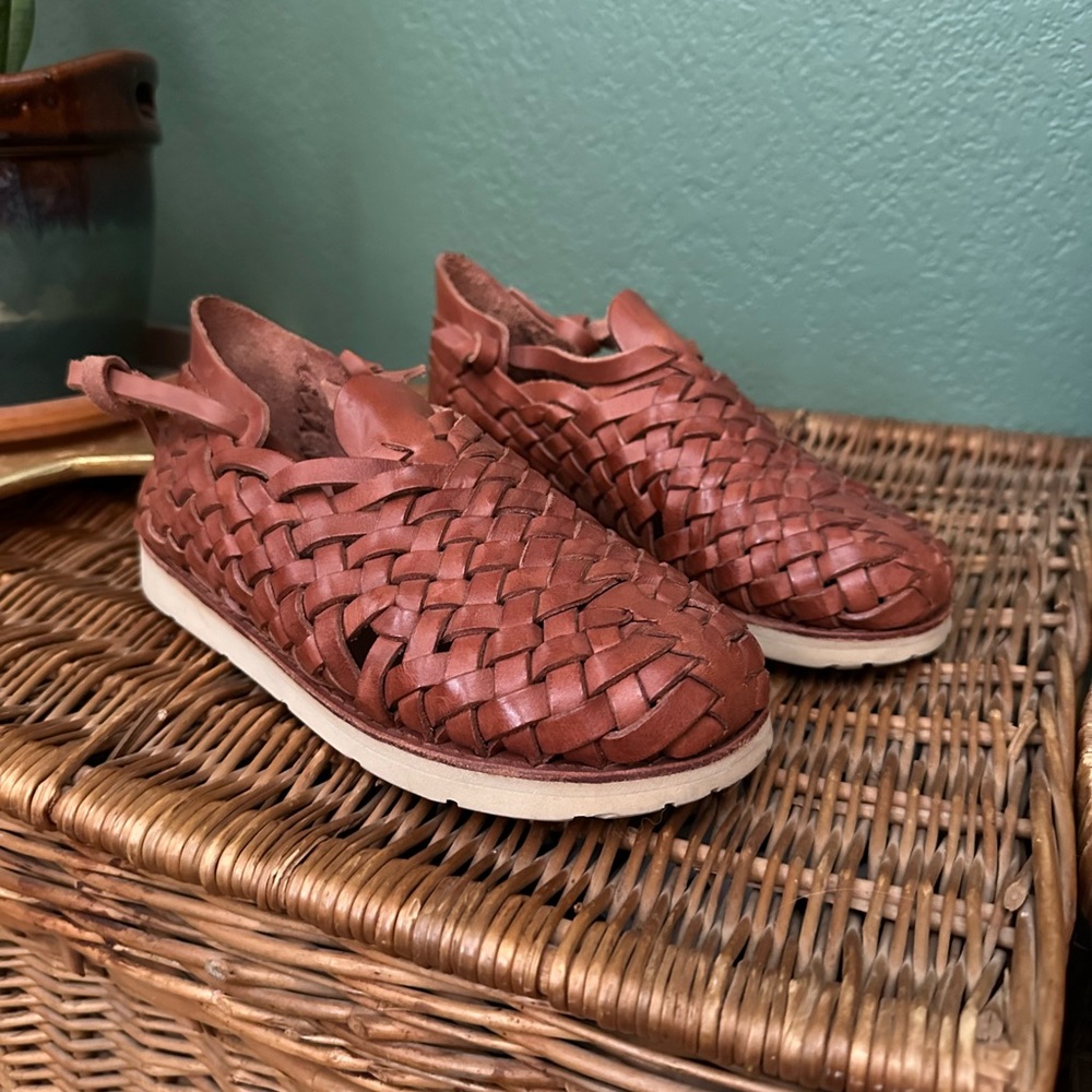 Brand X Huaraches